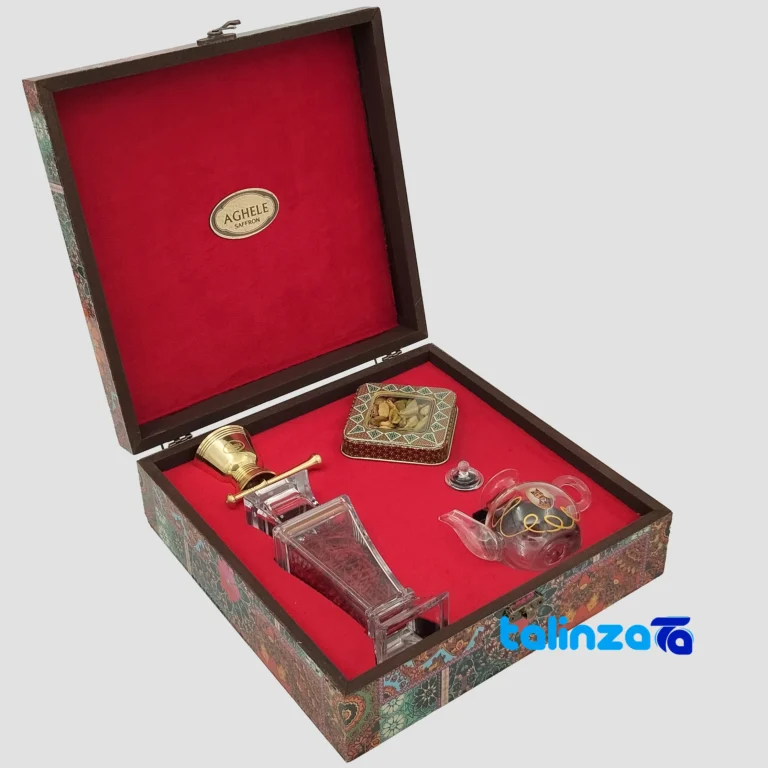 saffron gift set - Package front product labeling and brand