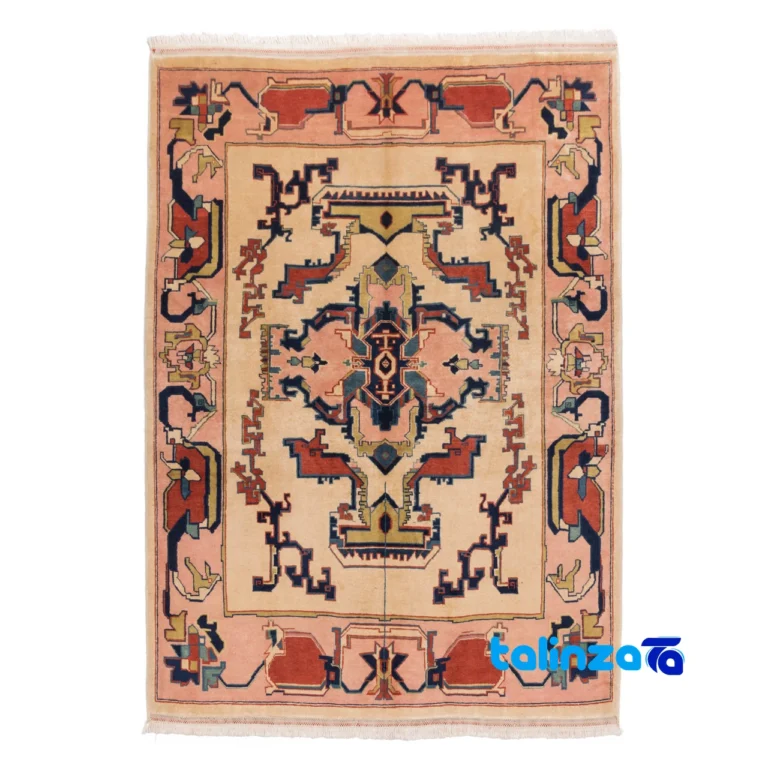 Top view of Si Persia Handwoven Rug Geometric Design pattern and color tone