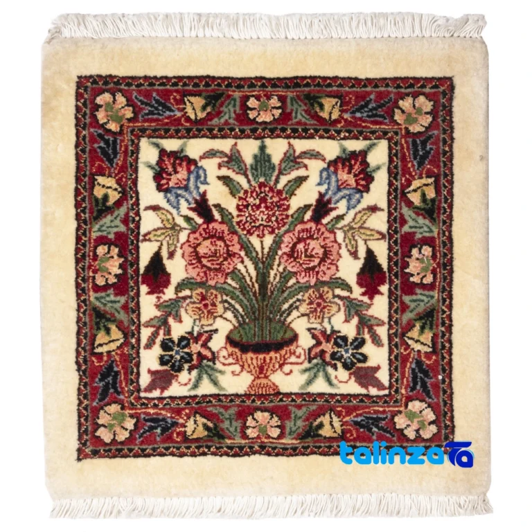 Si Persia Handwoven Rug Floral Design - Top view showing pattern and color tone