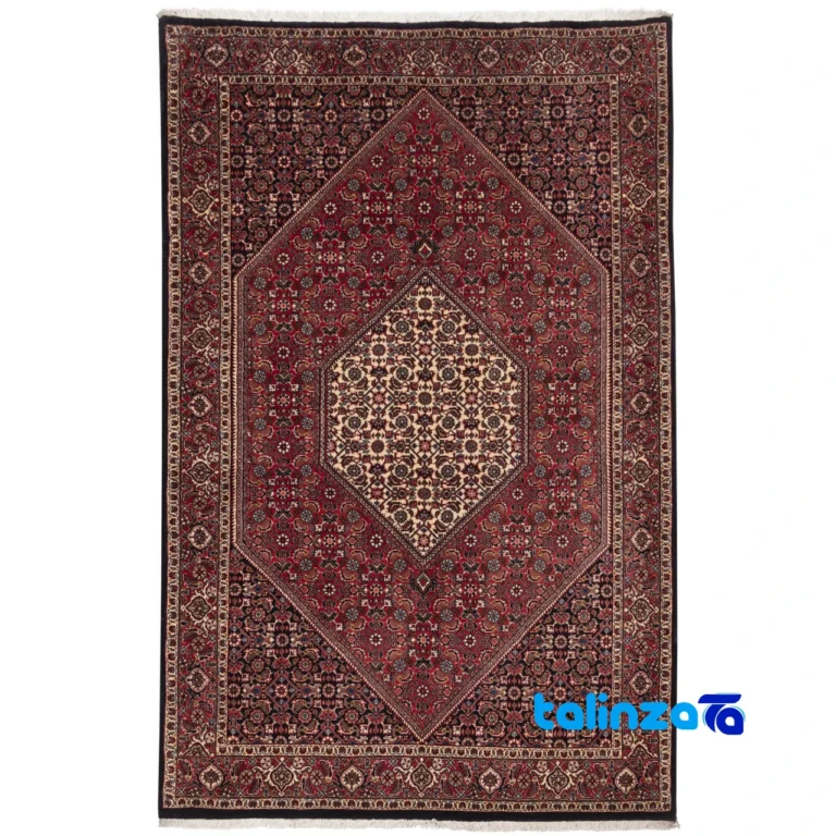 Persian handwoven rug - Top view pattern and color tone