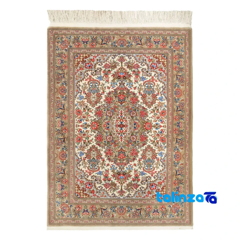 Persian handwoven rug - Top view pattern and color tone