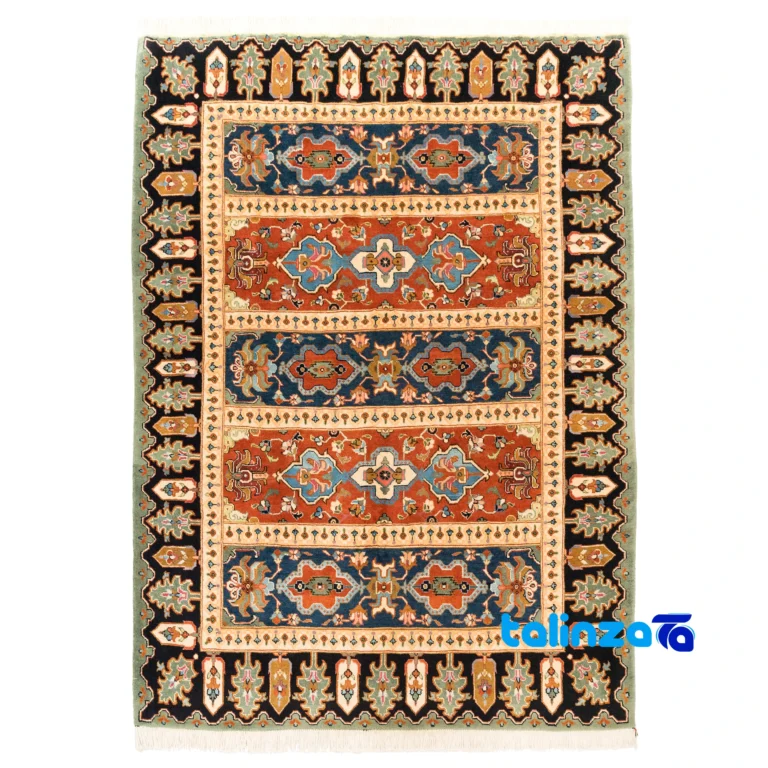 Top view of Si Persia Handwoven Rug Geometric Design pattern and color tone