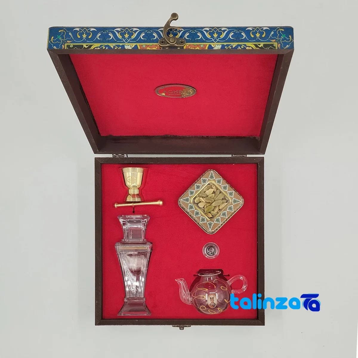 Aghile Saffron Gift Box Premium Quality - Close-up showing strand