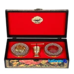 Close-up of Elise Super Negin Saffron Gift Set strand quality