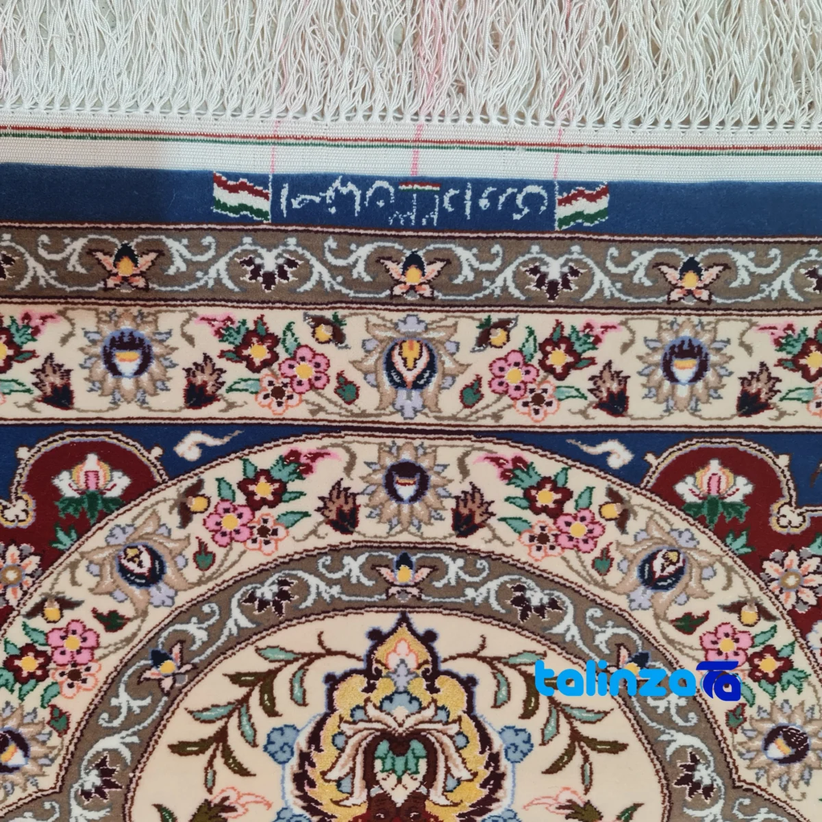 Davari Handwoven Carpet Isfahan Design pile texture close-up (Detail view)