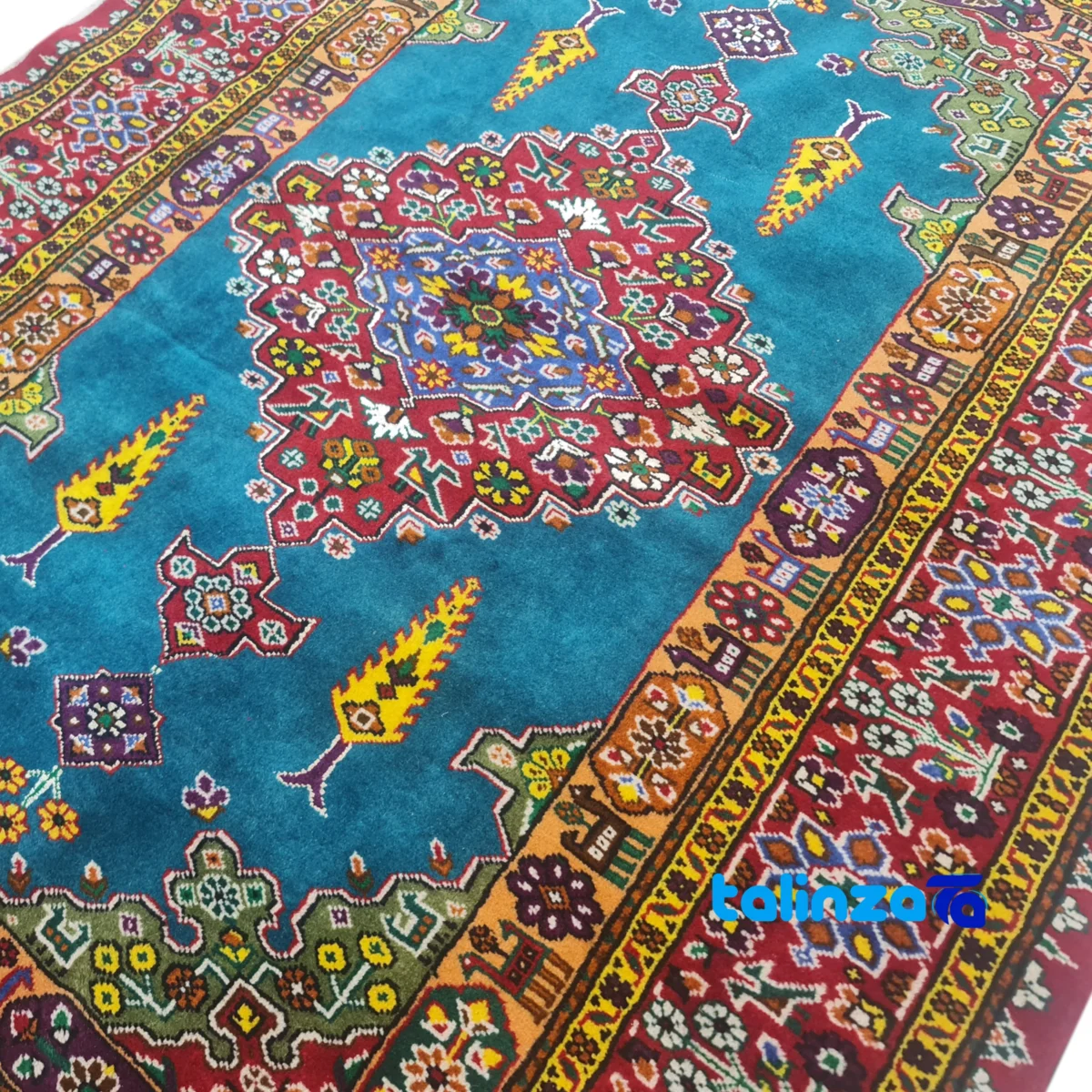 Handwoven Rug Unique Design Luxurious Blend 155 x border and finishing (Edge view)