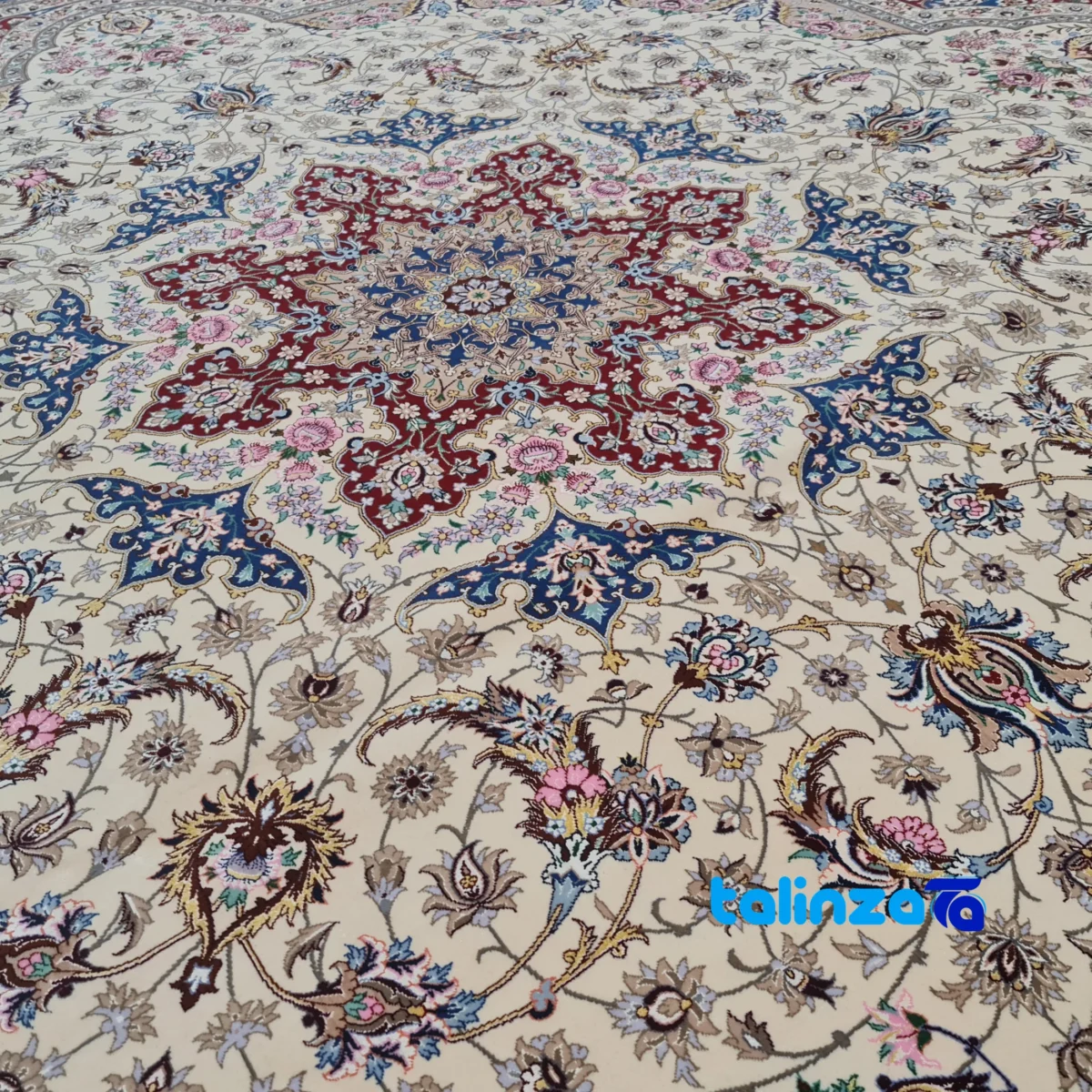 Davari Handwoven Carpet Isfahan Design - Corner detail showing binding and edges