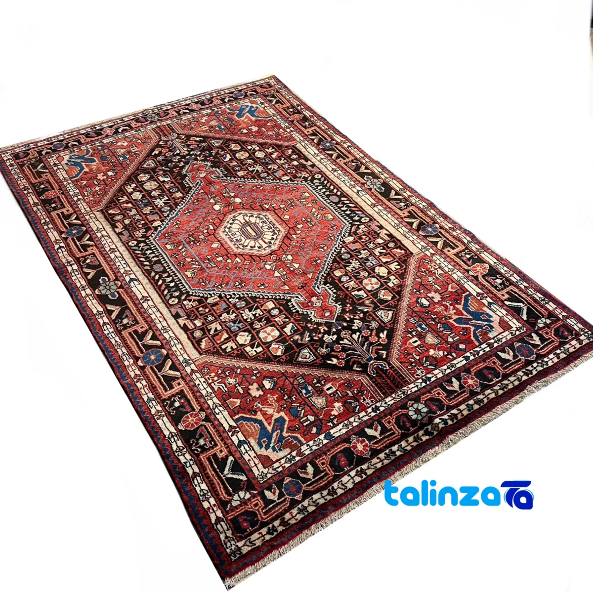 Edge view of Toisarakan Handwoven Rug Traditional Design Black border and finishing