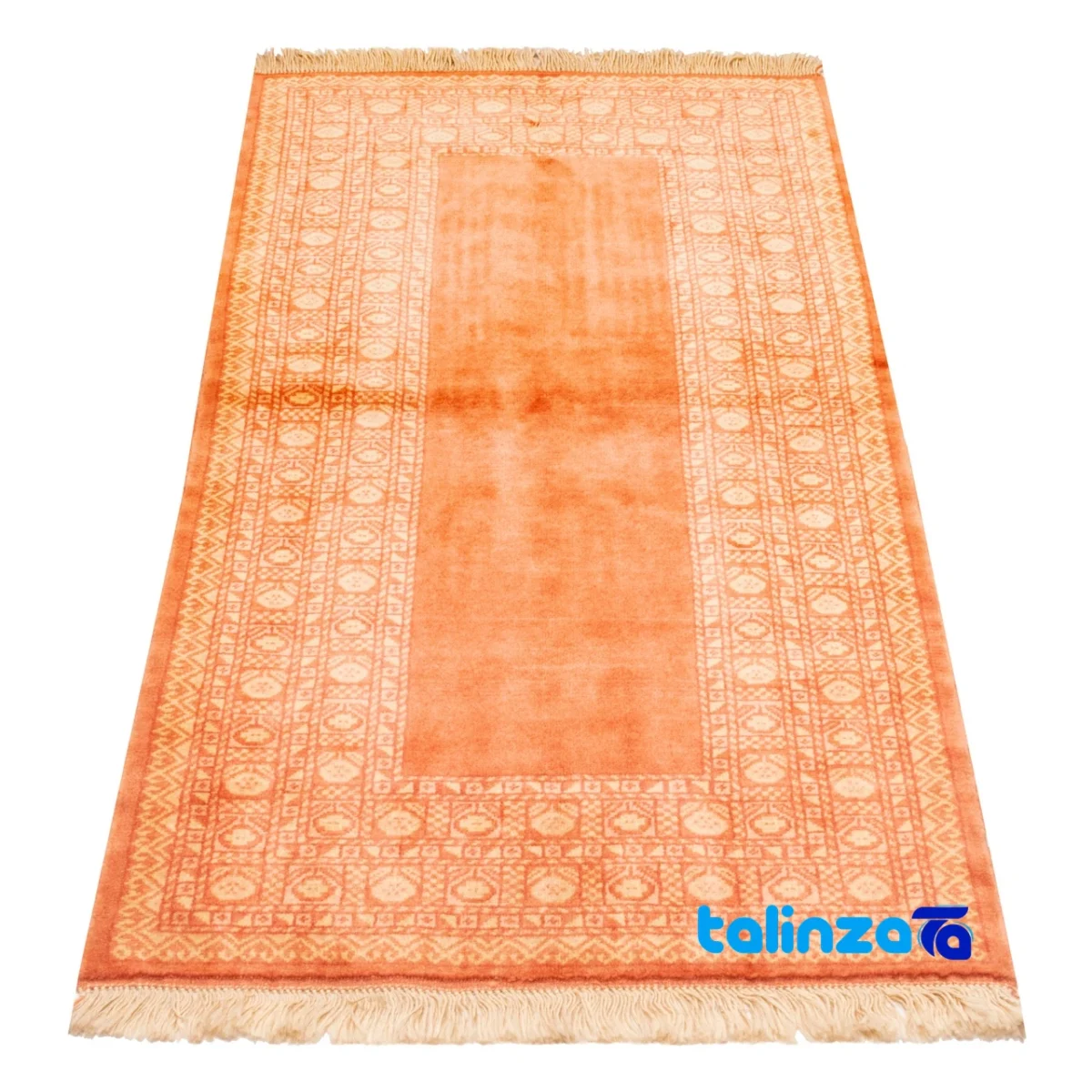 Corner detail of Si Persia Handwoven Rug Elegant Peach Design binding and edges