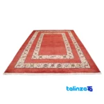 Edge view of Si Persia Handwoven Rug Luxurious Design border and finishing
