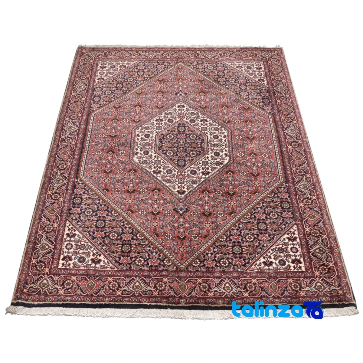 Corner detail of Si Persia Handwoven Rug Elegant Design binding and edges