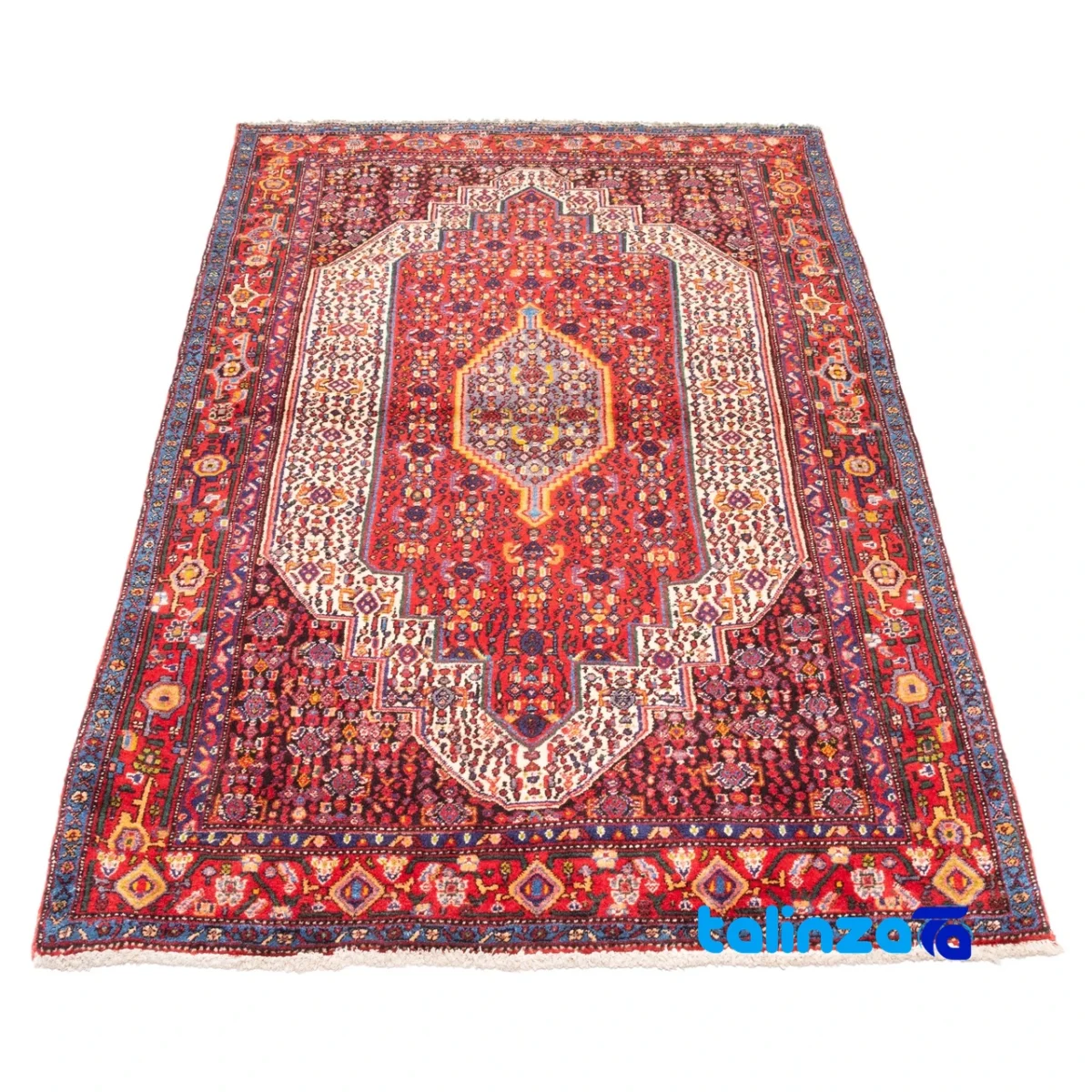 Corner detail of Se Persia Handwoven Carpet Traditional Design binding and edges
