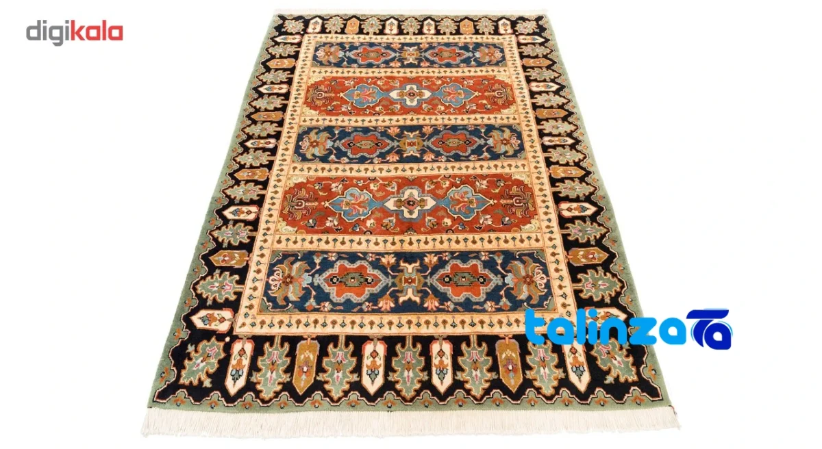 Corner detail of Si Persia Handwoven Rug Geometric Design binding and edges