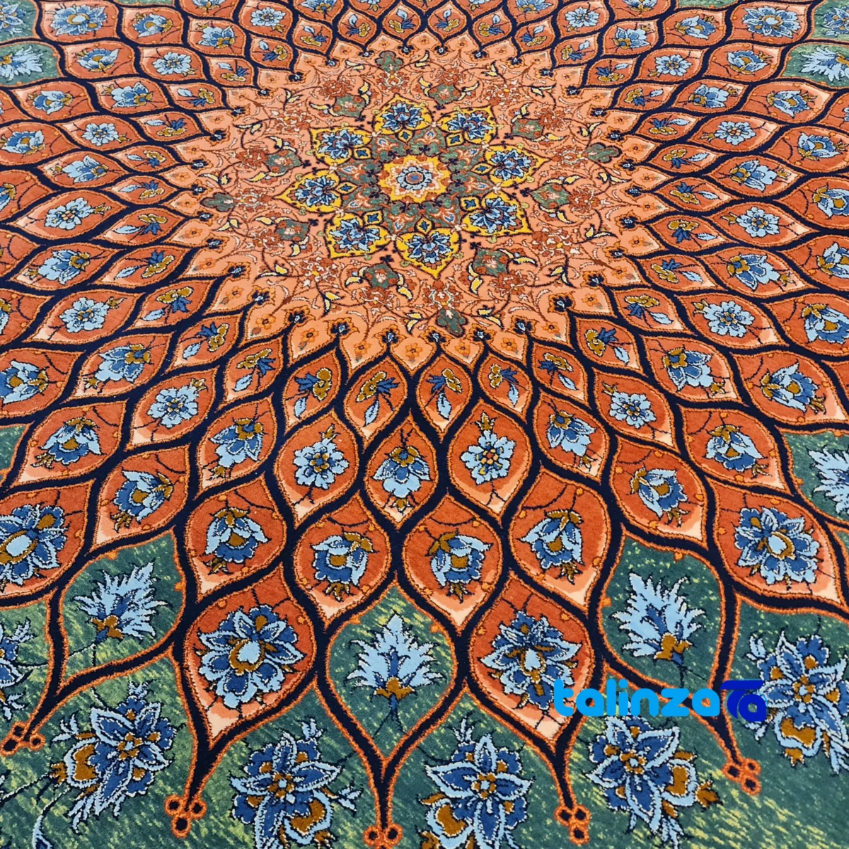 Edge view of Isfahan Handwoven Rug Elegant Design border and finishing