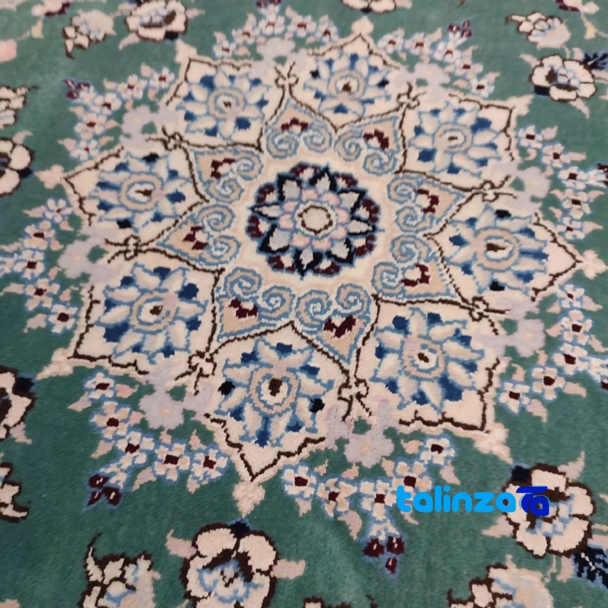 Nain Handwoven Round Rug Green - Corner detail showing binding and edges