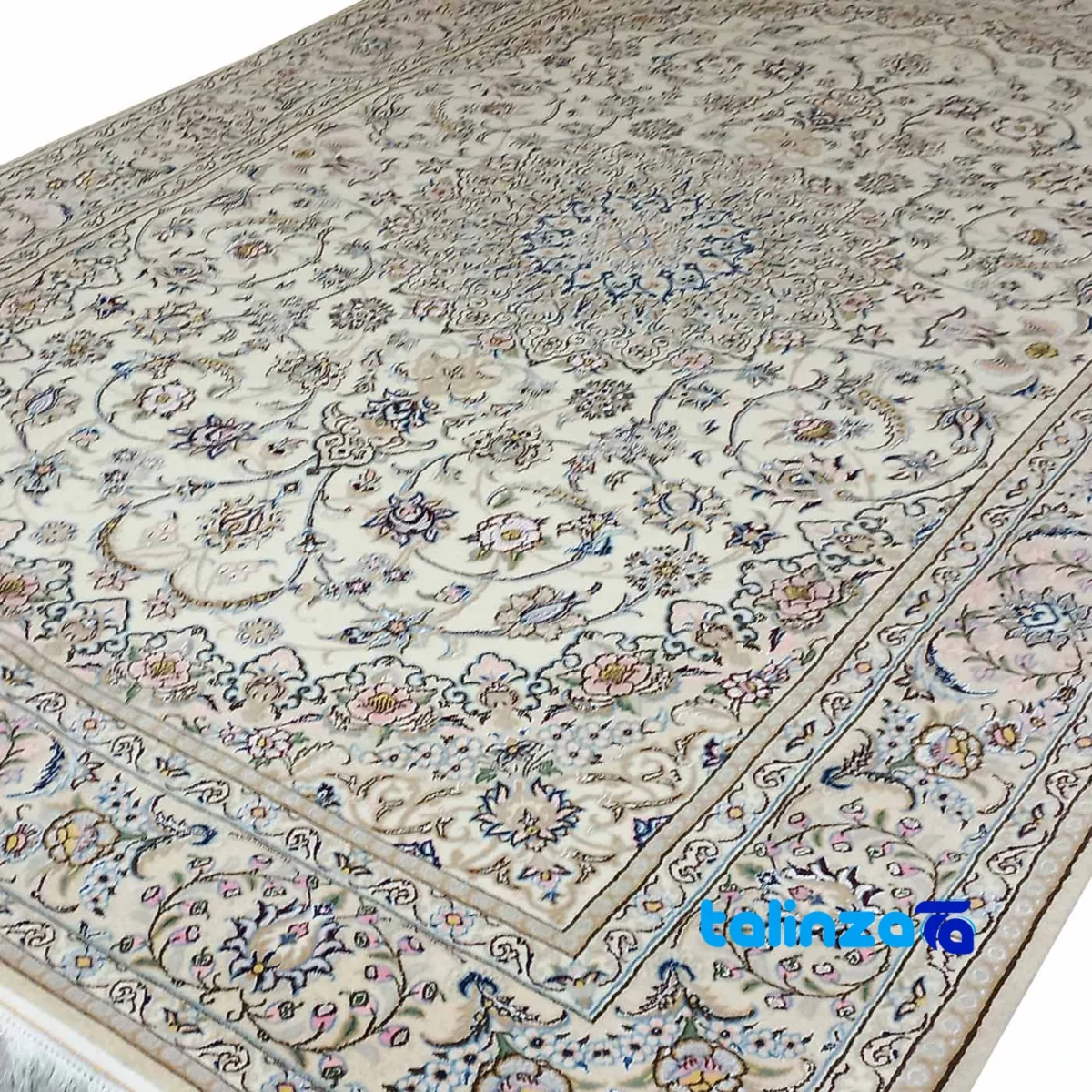 Edge view of Nain Handwoven Carpet Lajak Toranj Design border and finishing