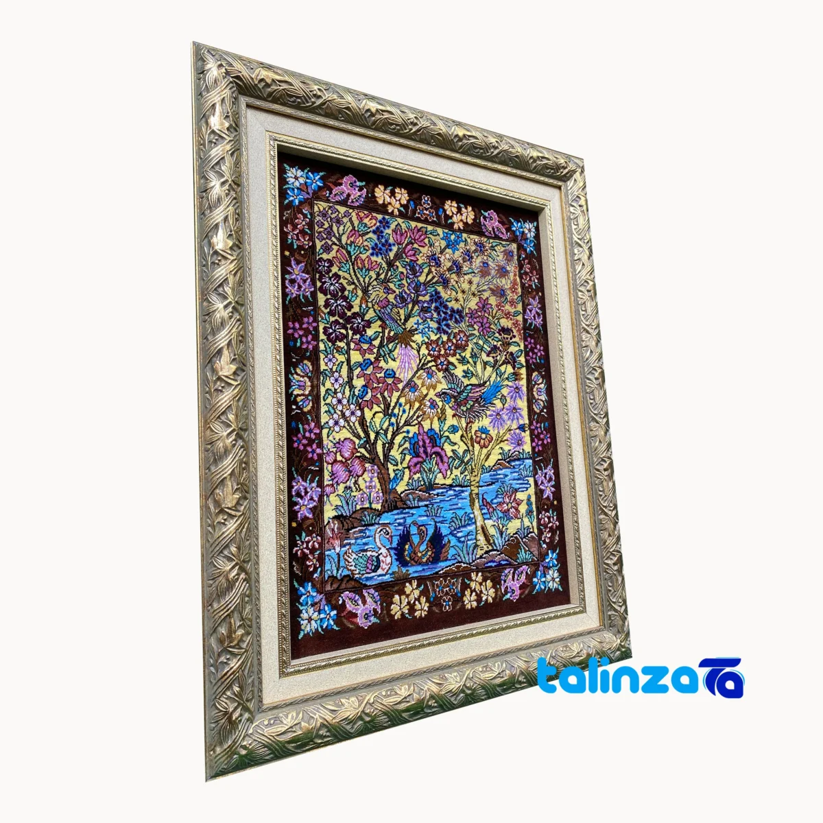 Edge view of Komeh Handwoven Carpet Tapestry Scenic Design border and finishing