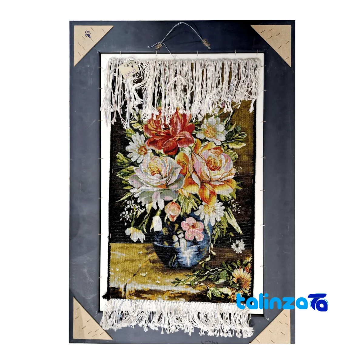 Edge view of Handmade Carpet Wall Art Flower Vase Design border and finishing