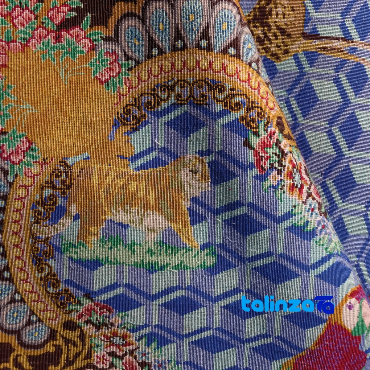 Side view of Handmade Nature Animal Tapestry Art Design profile and structure