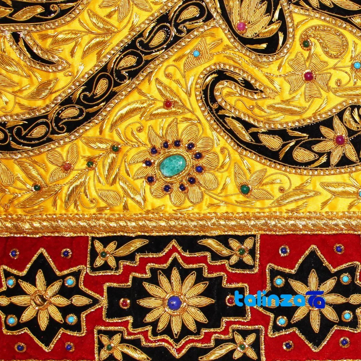 In-room view of Jewel Wall Carpet Paisley 15000 grams room styling and scale