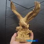 Side view of Bronze Eagle Sculpture Golden Design Decorative Piece profile and structure