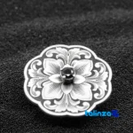 Side view of Handcrafted Silver Brooch with European Engraving box profile and sealing