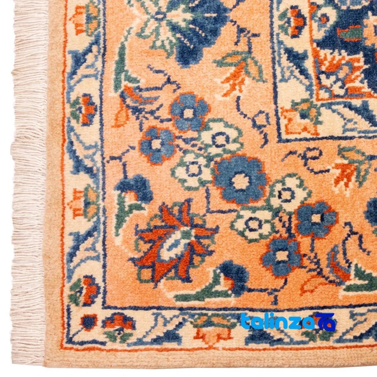 Si Persia Handwoven Rug Elegant Design room styling and scale (In-room view)