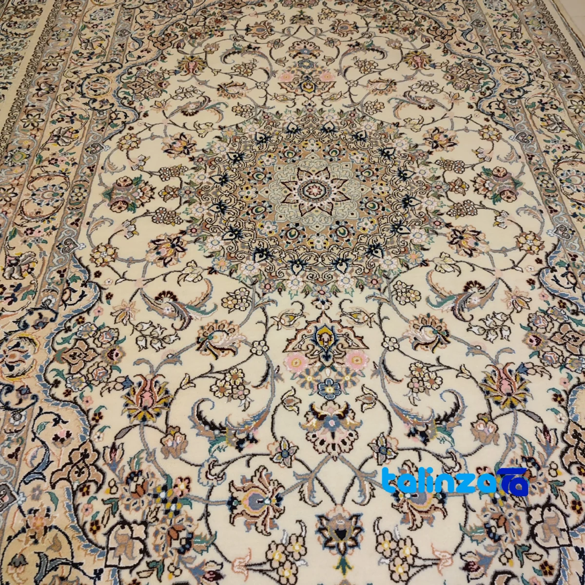Nain Handmade Carpet Elegant Design 250x160x2 cm floor placement example (Room setting)
