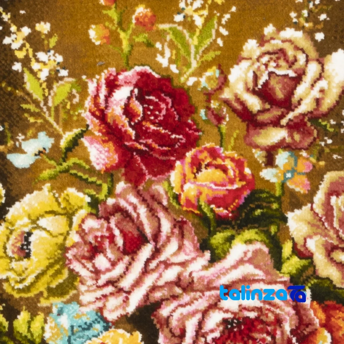 Top view of Si Persia Handwoven Tapestry Floral Design pattern and color tone