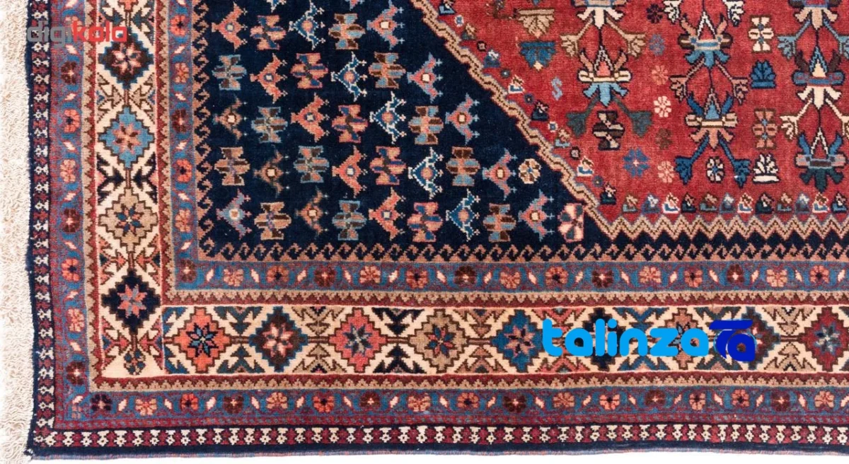 Si Persia Handwoven Carpet Red Elegant Design pattern and color tone (Top view)