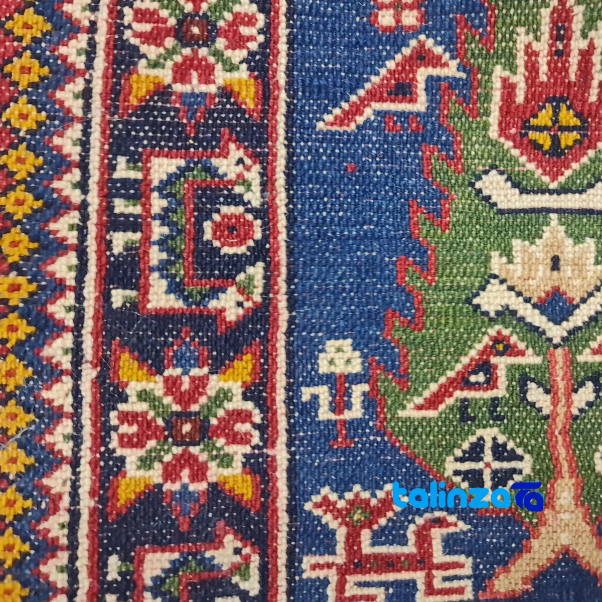 Qashqai Handwoven Carpet Traditional Design pattern and color tone (Top view)