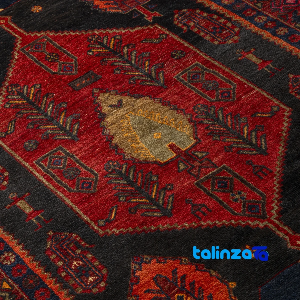 Weave close-up of Handwoven Kurdish Area Rug - Elegant Design 300x131 cm material and craftsmanship