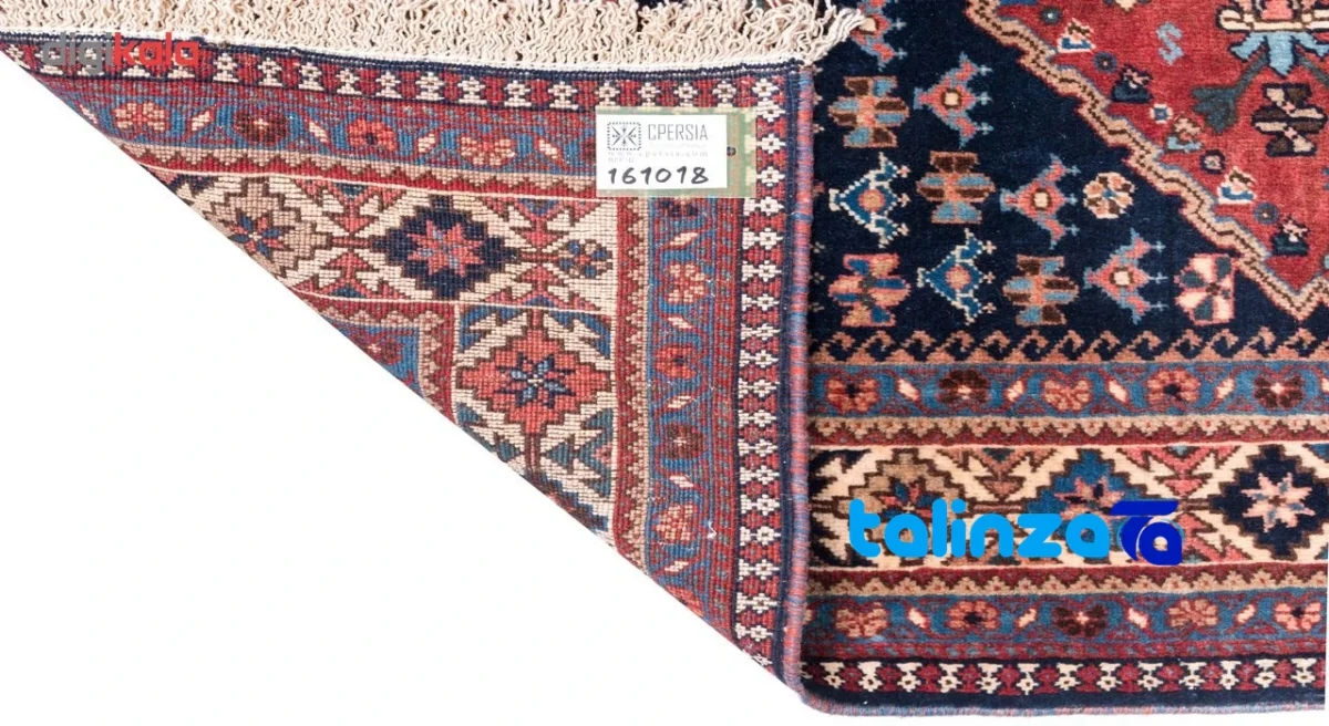 Si Persia Handwoven Carpet Red Elegant Design pile texture close-up (Detail view)
