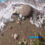 Resin Beach and Ocean Wall Clock 35x35x1 cm - Side view showing frame depth profile