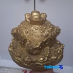 Packaging view of Bronze Zodiac Frog Statue Coin Design 18x18x18 cm label details and pack finish