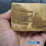 Bronze Eagle Sculpture Golden Design Decorative Piece label and packaging view)