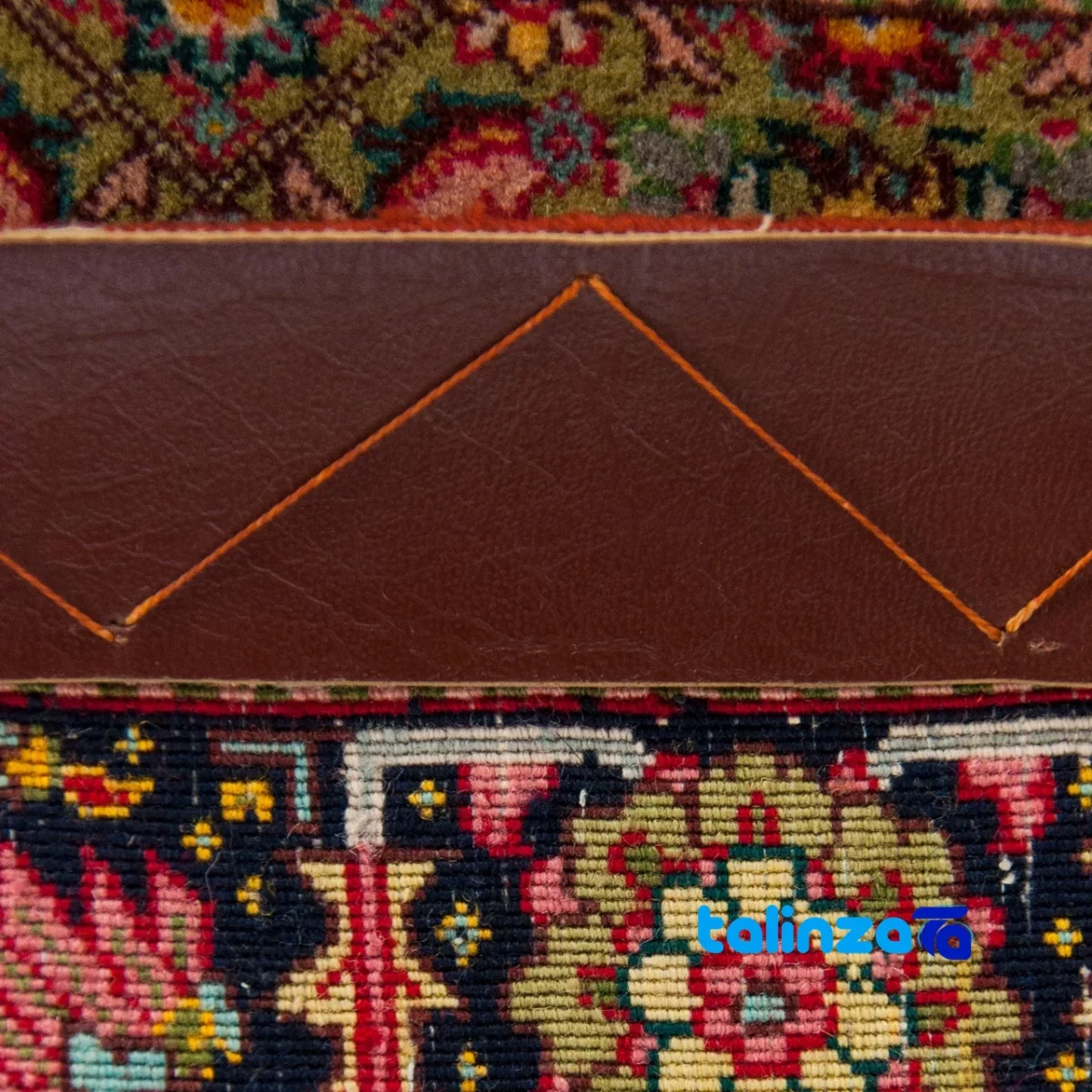 Corner detail of Si Persia Handwoven Rug Elegant Design 89x58x1 cm binding and edges
