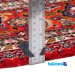 Edge view of Si Persia Handwoven Rug Elegant Design border and finishing