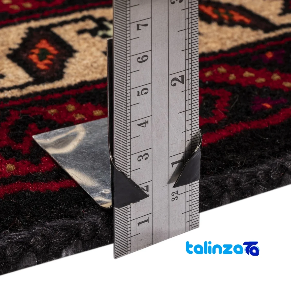 Corner detail of Si Persia Handwoven Rug Elegant Design binding and edges