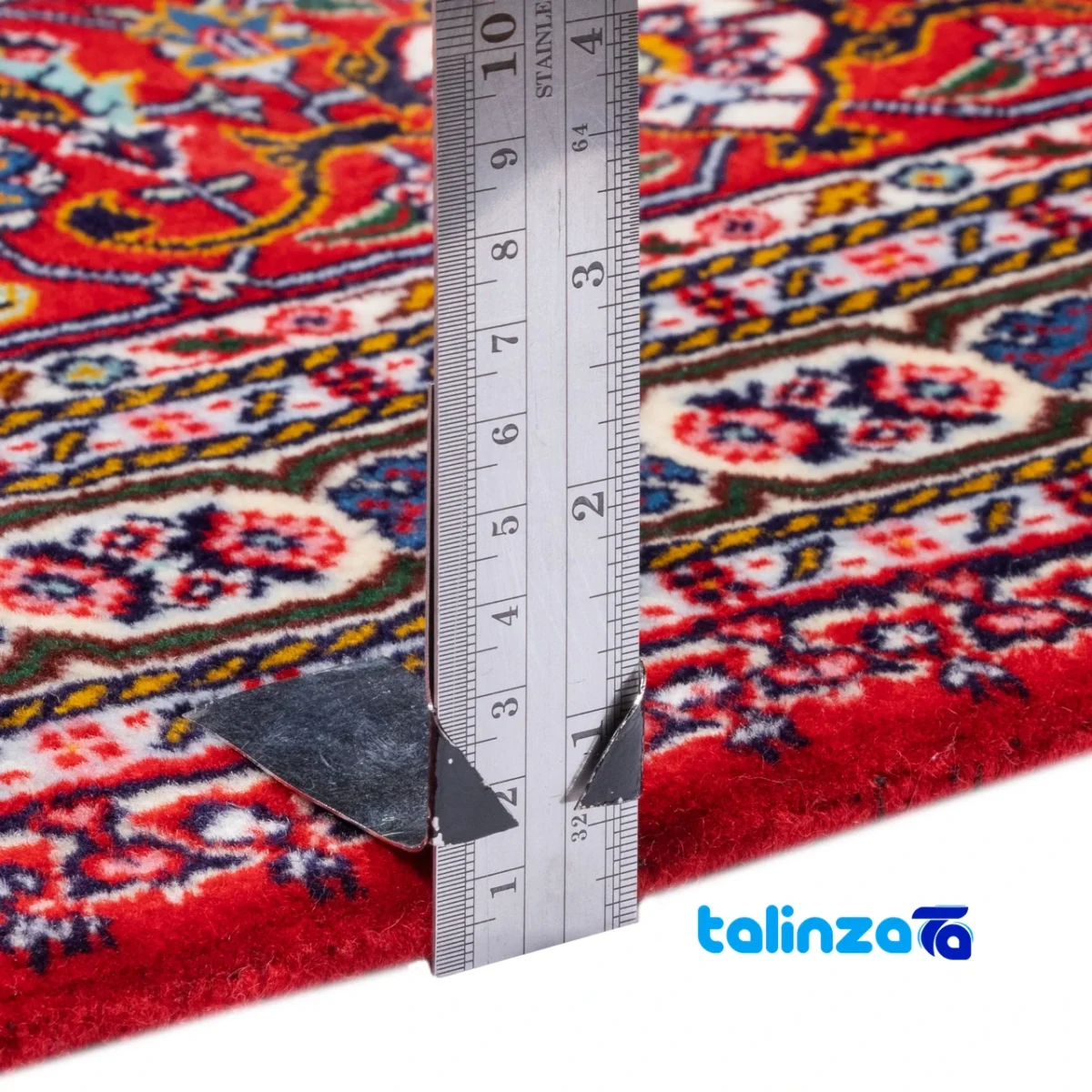 Corner detail of C Persian Handwoven Carpet - Elegant Design 288x214 cm binding and edges