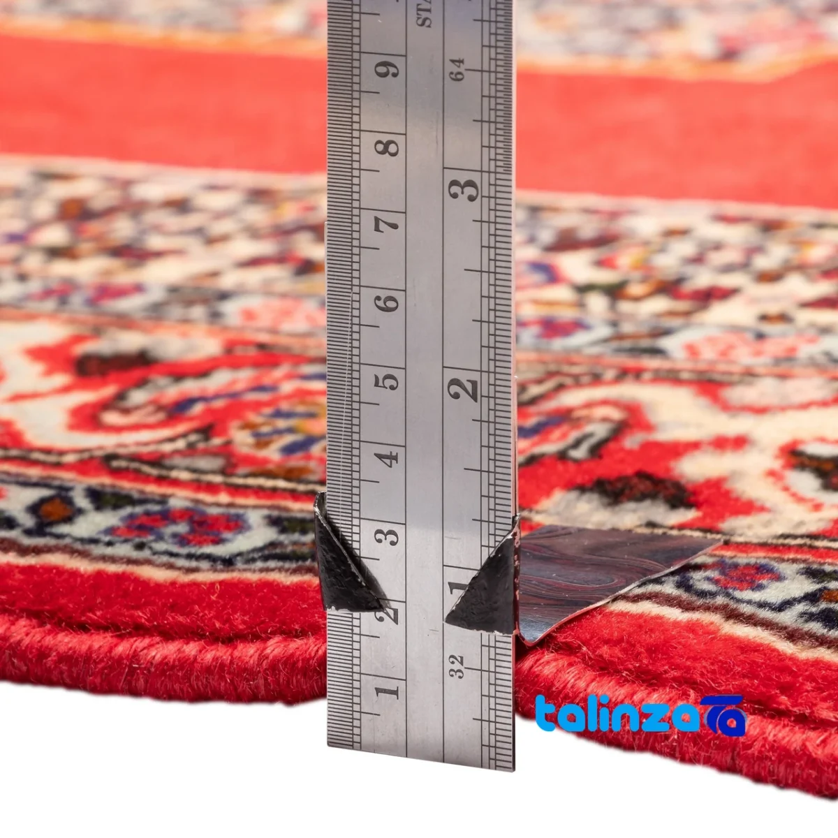 Edge view of C Persia Handwoven Rug Elegant Design border and finishing