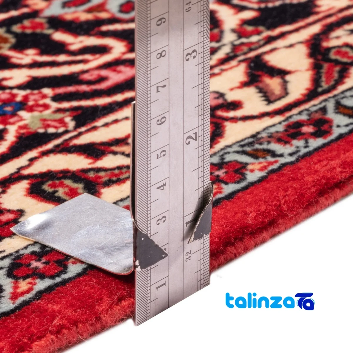 Edge view of Sepersia Handwoven Rug Elegant Design border and finishing