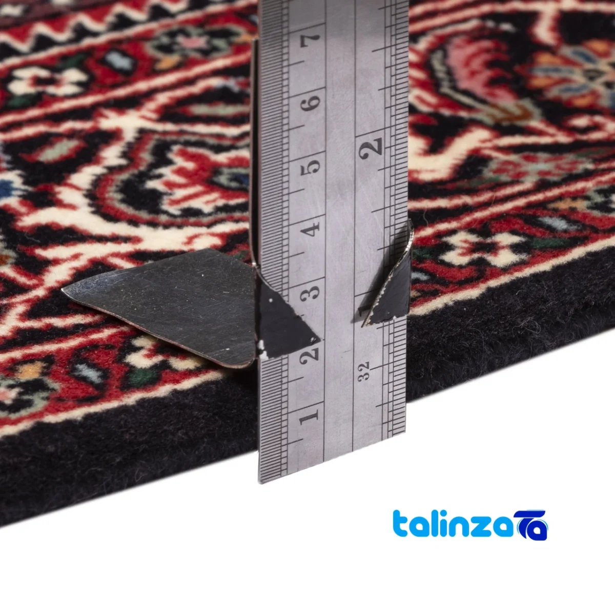 Edge view of Si Persia Handwoven Carpet Red Design 176x110x1 cm border and finishing
