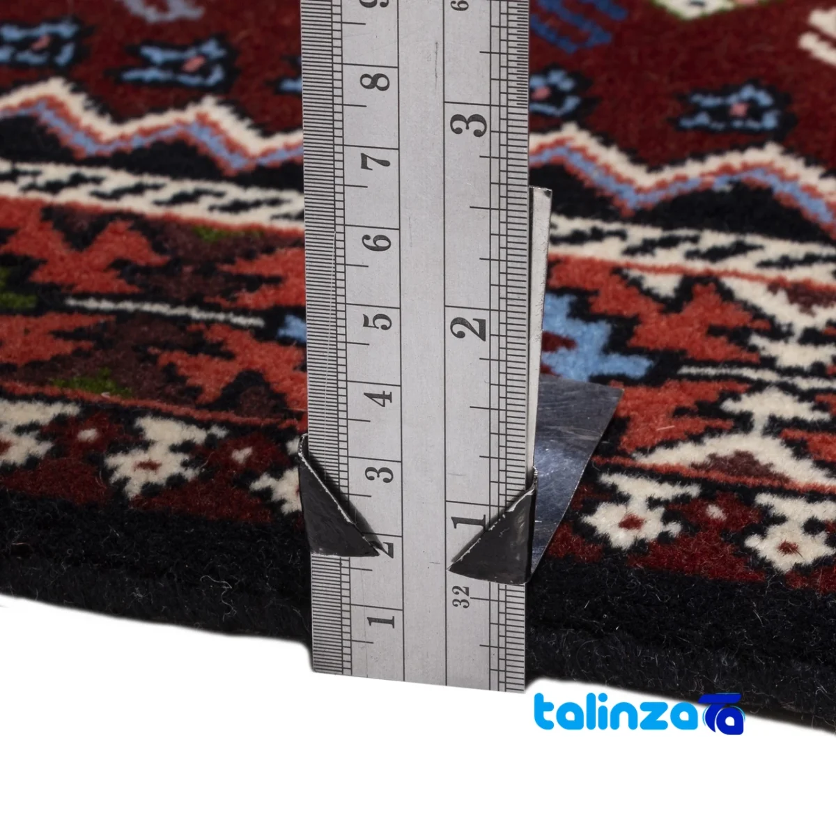 Detail view of Si Persia Handwoven Runner Vibrant Red finish and material