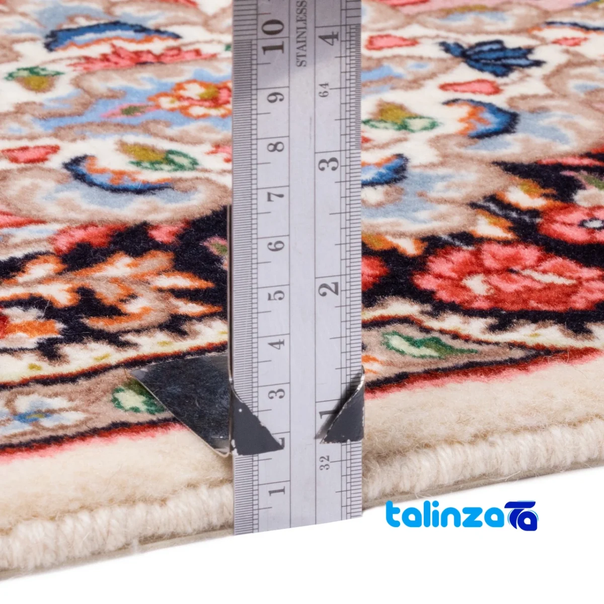 Edge view of C Persia Handwoven Rug Elegant Design border and finishing