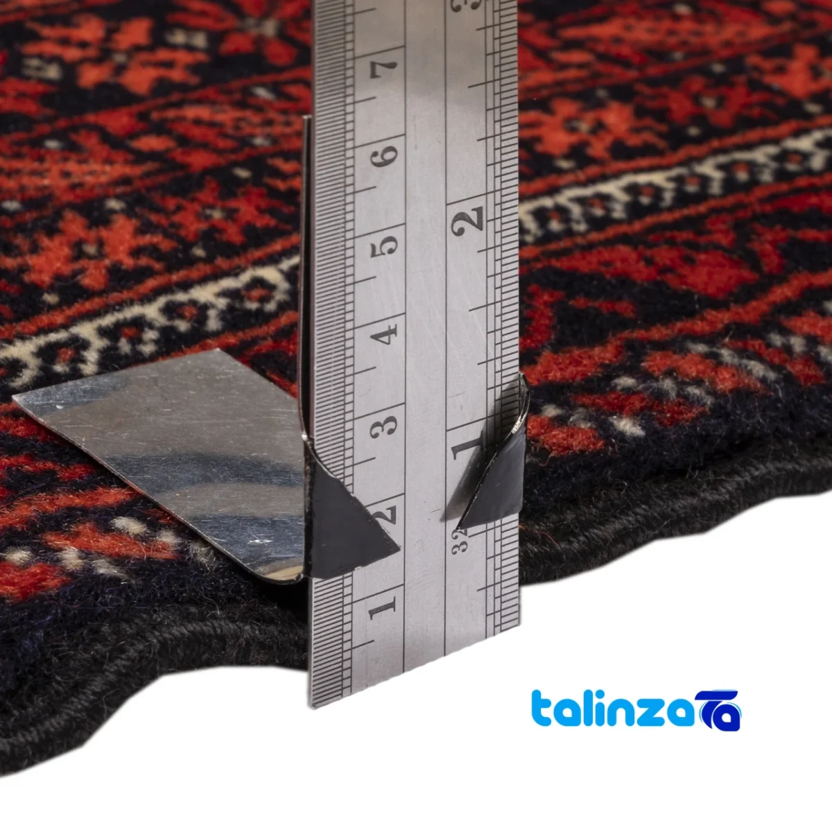 Corner detail of Persia Handwoven Rug Rectangular Luxurious Design binding and edges