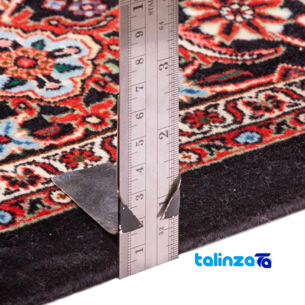 Corner detail of C Persia Handwoven Carpet - Elegant Design binding and edges