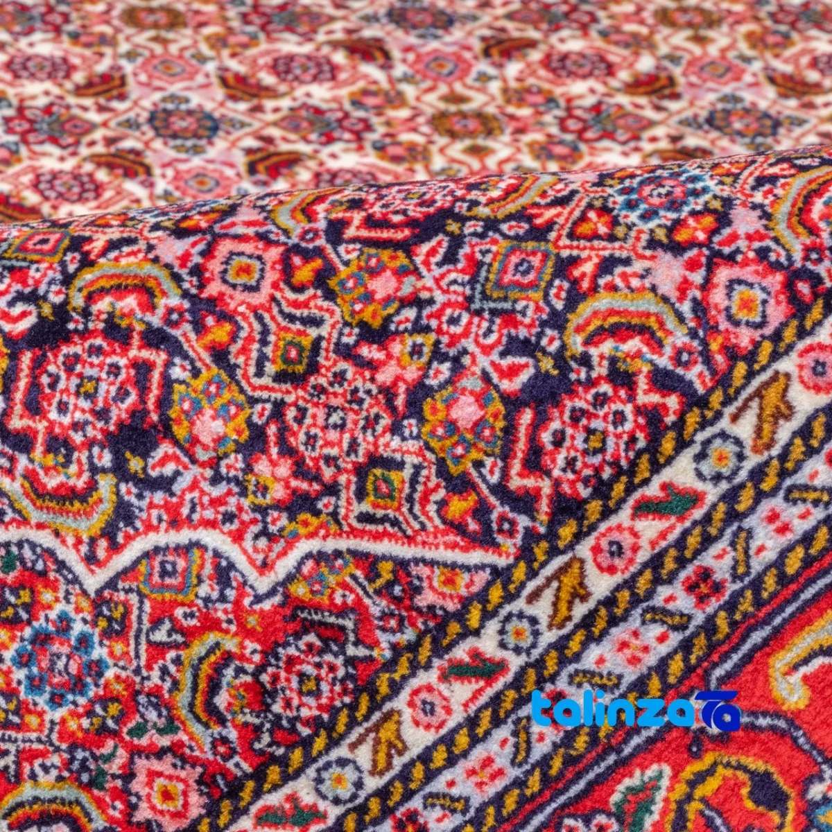 Si Persia Handwoven Rug Elegant Design floor placement example (Room setting)