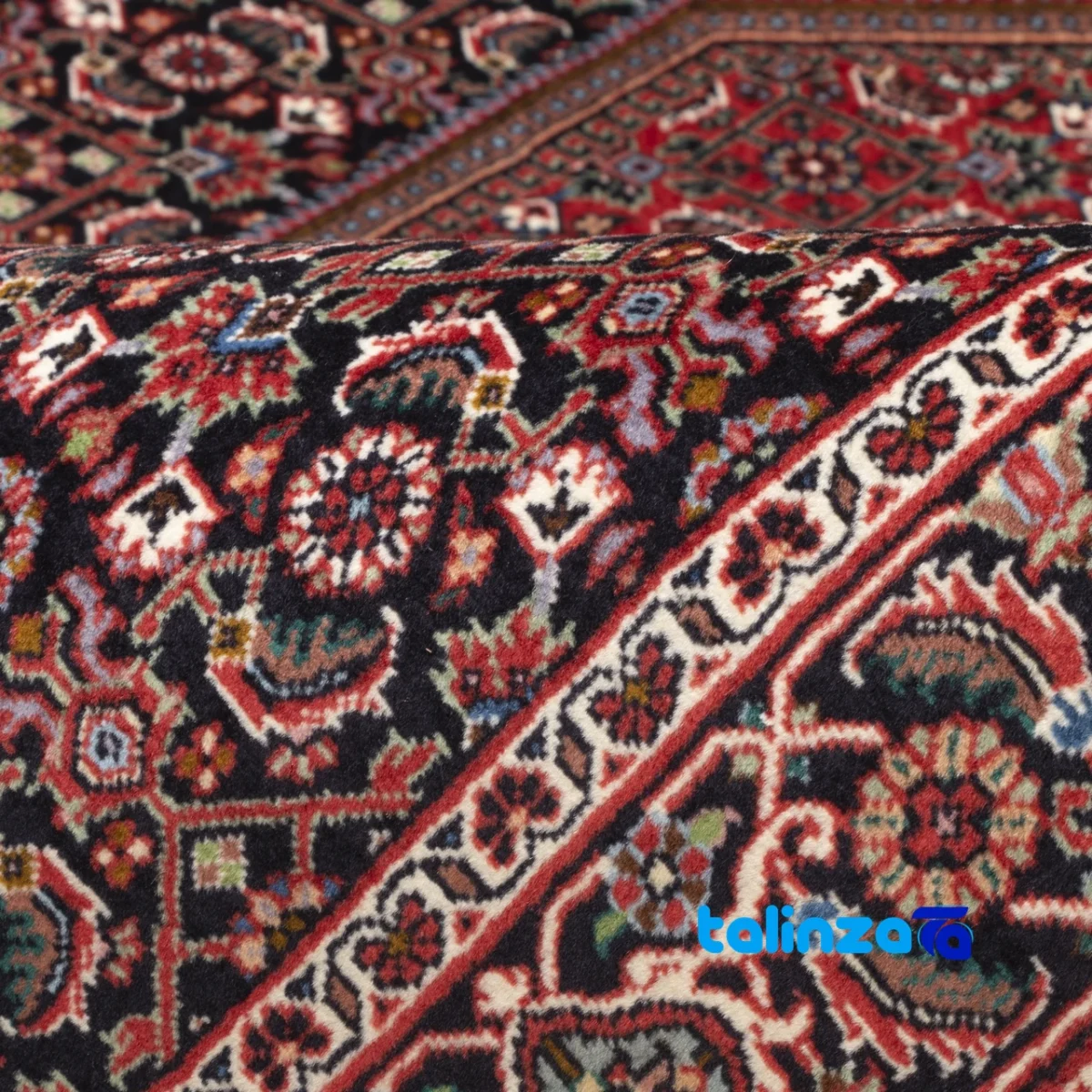 Si Persia Handwoven Rug Red 184x110 cm room styling and scale (In-room view)