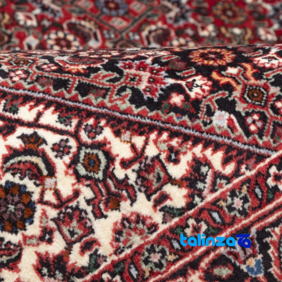 Room setting of Si Persia Handwoven Carpet Red Design 176x110x1 cm floor placement example